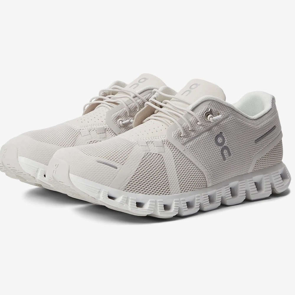 On Running Cloud 5 sneakers
